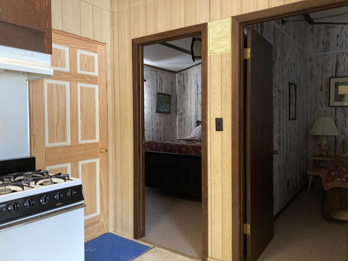 Musky Joe'S Twin Pines Resort New Post Экстерьер фото