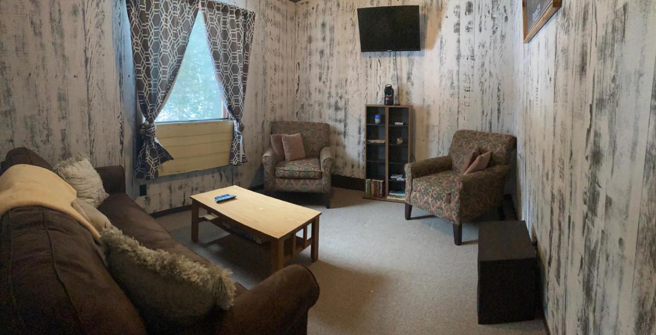 Musky Joe'S Twin Pines Resort New Post Экстерьер фото