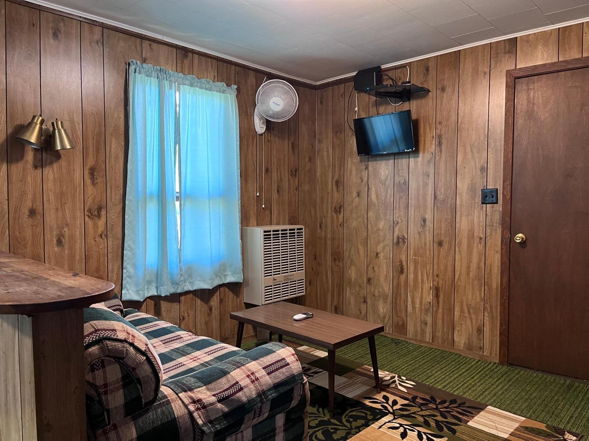 Musky Joe'S Twin Pines Resort New Post Экстерьер фото