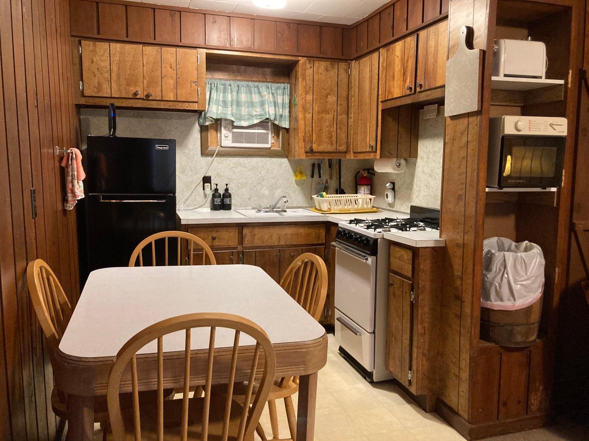 Musky Joe'S Twin Pines Resort New Post Экстерьер фото